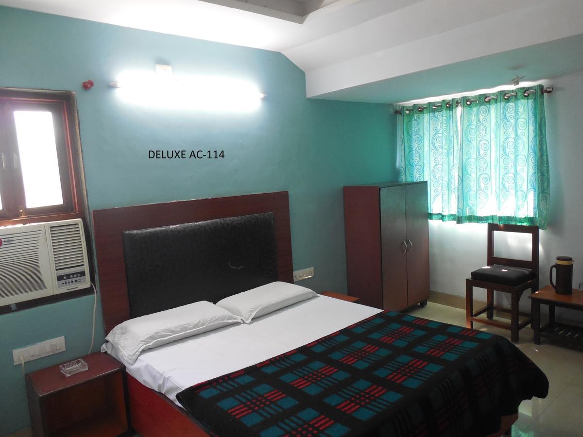 Hotel Silver Springs Ахмедабад Екстер'єр фото